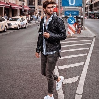 Какие косухи носить с бело-красными низкими кедами мужчине