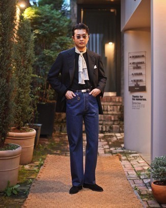 С чем носить бело-красный шарф мужчине