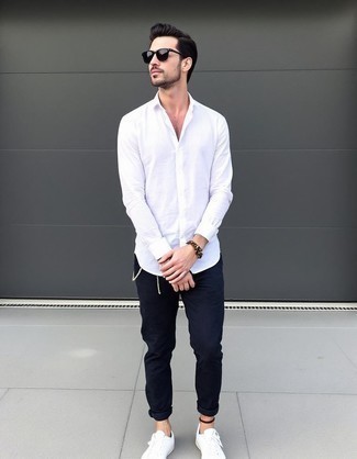 С чем носить бело-красные носки мужчине