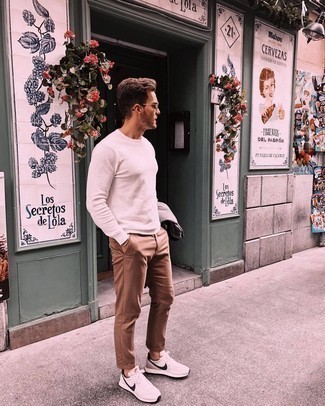 С чем носить бело-красный свитшот мужчине