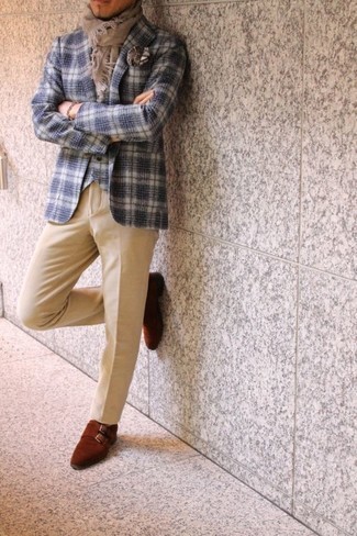 С чем носить бело-красный жилет