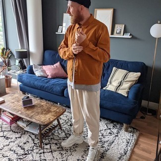 Какие куртки-рубашки носить с белыми кроссовками мужчине