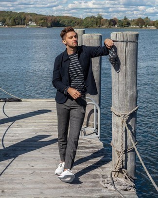 Какие куртки-рубашки носить с белыми кроссовками мужчине