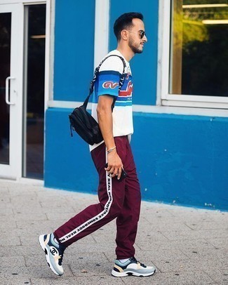 Какие спортивные штаны носить с белыми кроссовками мужчине