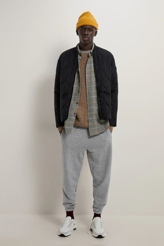 Какие спортивные штаны носить с белыми кроссовками мужчине