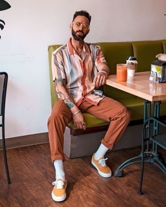 С чем носить белый браслет из бисера мужчине