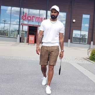 С чем носить белый браслет из бисера мужчине