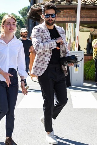 Как носить белый пиджак с черными классическими брюками мужчине