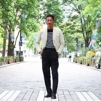 Как носить белый пиджак с черными кожаными туфлями дерби