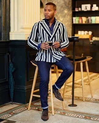 Как носить белый пиджак с синими джинсами мужчине