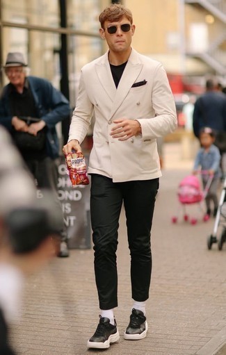 Какие брюки чинос носить с белым пиджаком