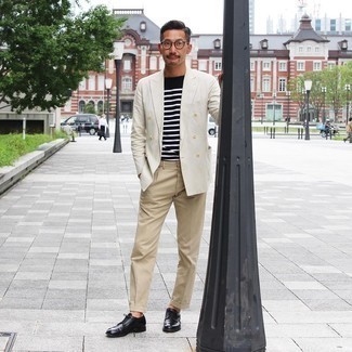 Какие брюки чинос носить с белым пиджаком