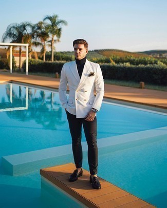 Какие лоферы с кисточками носить с белым пиджаком