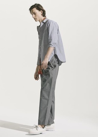 С чем носить белые топсайдеры