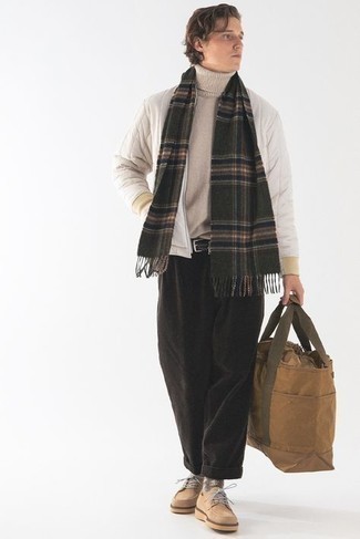 С чем носить белый бомбер мужчине