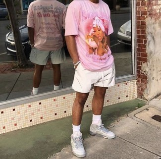 С чем носить белый браслет мужчине