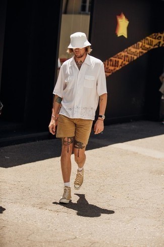 С чем носить белую панаму мужчине