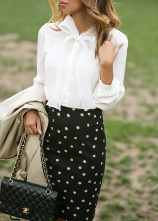 С чем носить белую блузу на пуговицах
