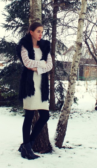 Какие ботильоны носить с белым вязаным свитером