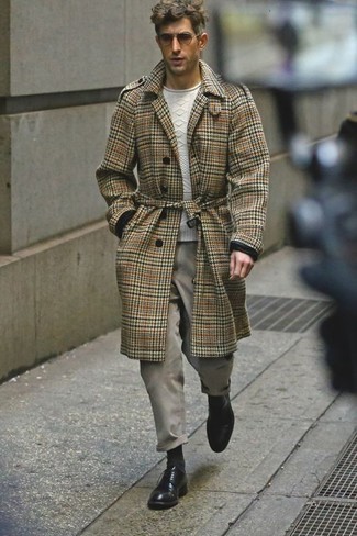 Как носить белый вязаный свитер с бежевым длинным пальто