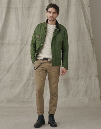 Какие повседневные ботинки носить с белым вязаным свитером мужчине