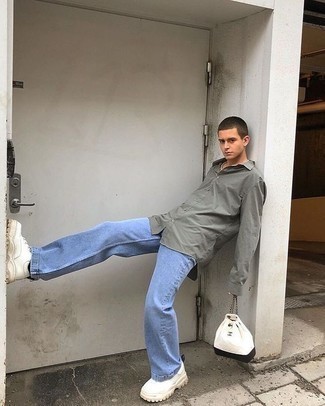 С чем носить белую сумку из плотной ткани мужчине