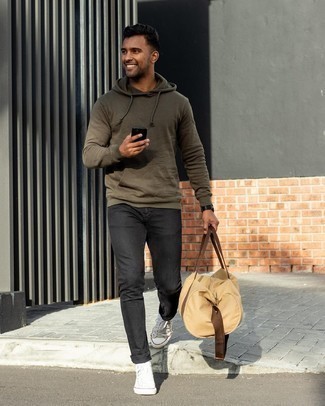 С чем носить белые высокие кеды из плотной ткани мужчине