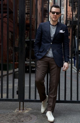 С чем носить белые оксфорды из плотной ткани