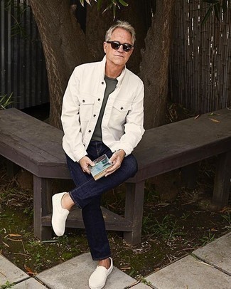 С чем носить белые слипоны из плотной ткани мужчине