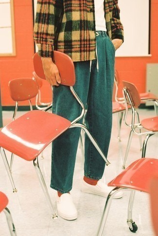 С чем носить белые слипоны из плотной ткани мужчине