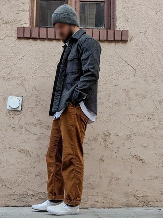 С чем носить белые слипоны из плотной ткани мужчине