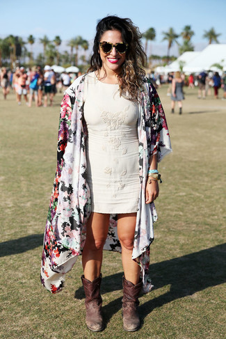 С чем носить белый кардиган женщине