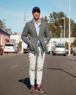 Как носить белые брюки карго с черными кроссовками