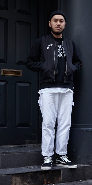 Какие свитшоты носить с белыми брюками карго