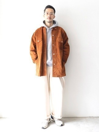 Какие кроссовки носить с белыми брюками чинос