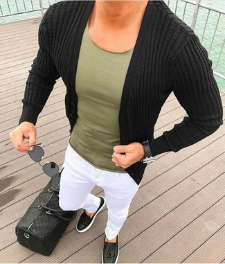 Какие кардиганы носить с белыми брюками чинос