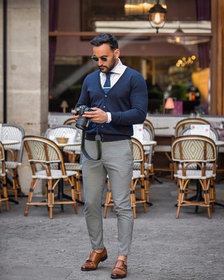 Какие кардиганы носить с белыми брюками чинос