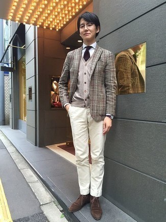 Какие кардиганы носить с белыми брюками чинос