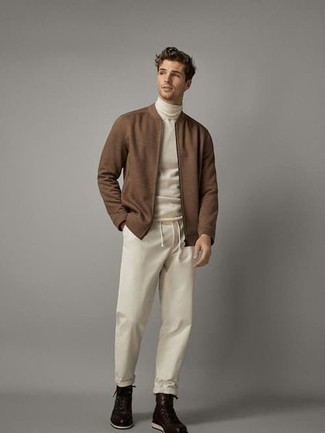 Какие повседневные ботинки носить с белыми брюками чинос