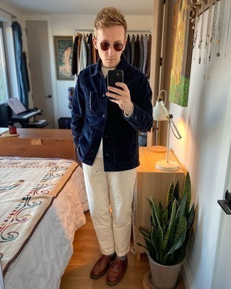 Какие ботинки дезерты носить с белыми брюками чинос