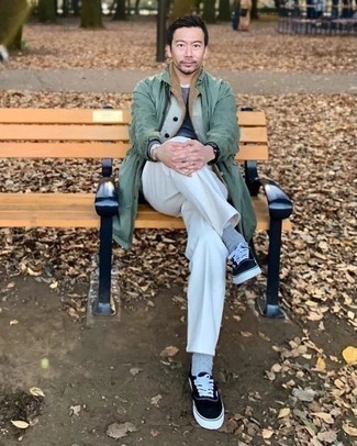 Какие низкие кеды носить с белыми брюками чинос