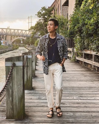 Какие сандалии носить с белыми брюками чинос