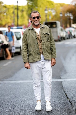 Какие жилеты носить с белыми брюками чинос