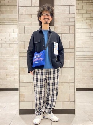 Как носить белые брюки чинос с белыми кроссовками