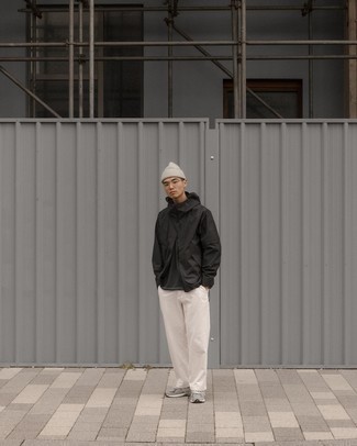 Какие ветровки носить с белыми брюками чинос