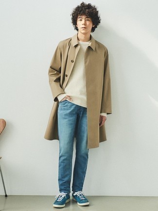 С чем носить белый свитер с круглым вырезом мужчине