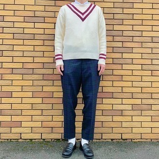 Какие лоферы носить с белым свитером с круглым вырезом мужчине