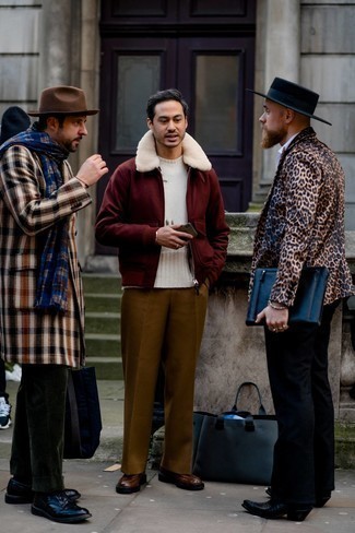 Какие лоферы носить с белым свитером с круглым вырезом мужчине