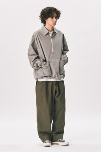 С чем носить белую футболку с круглым вырезом мужчине