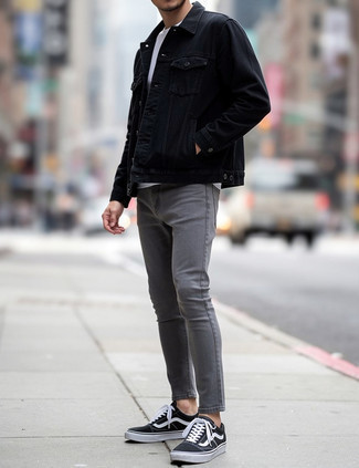 С чем носить белую футболку с круглым вырезом мужчине